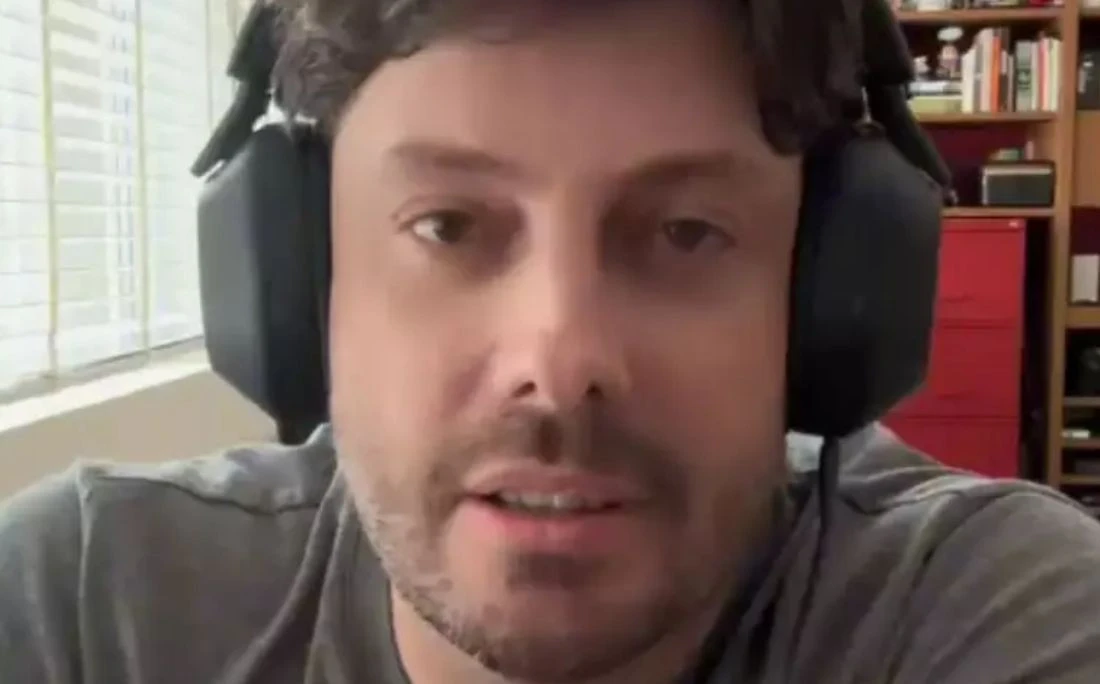 Danilo Gentili diz que Otávio Mesquita apalpou seu pênis durante gravação: 'Inconveniente e desleal'