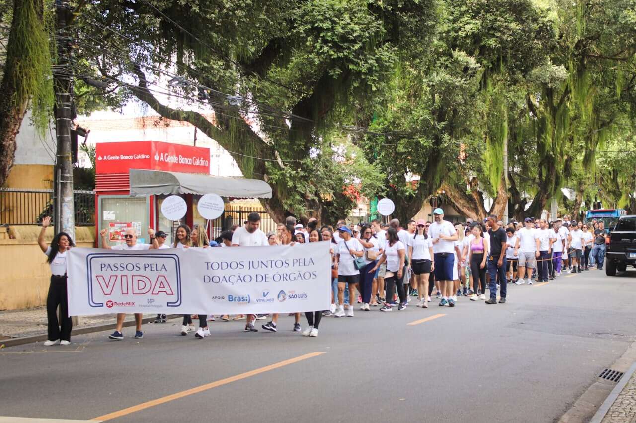 Caminhada em prol da doação de órgãos reúne cerca de 250 pessoas na Vitória