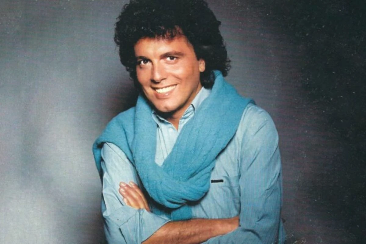 Morre Christian, o 'Julio Iglesias italiano' e 'cantor do Papa', aos 82 anos