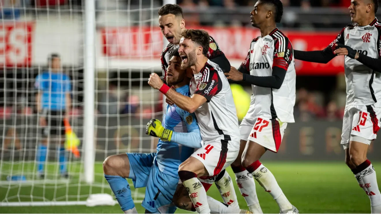 Flamengo desmente festa na Argentina e promete processar Léo Dias
