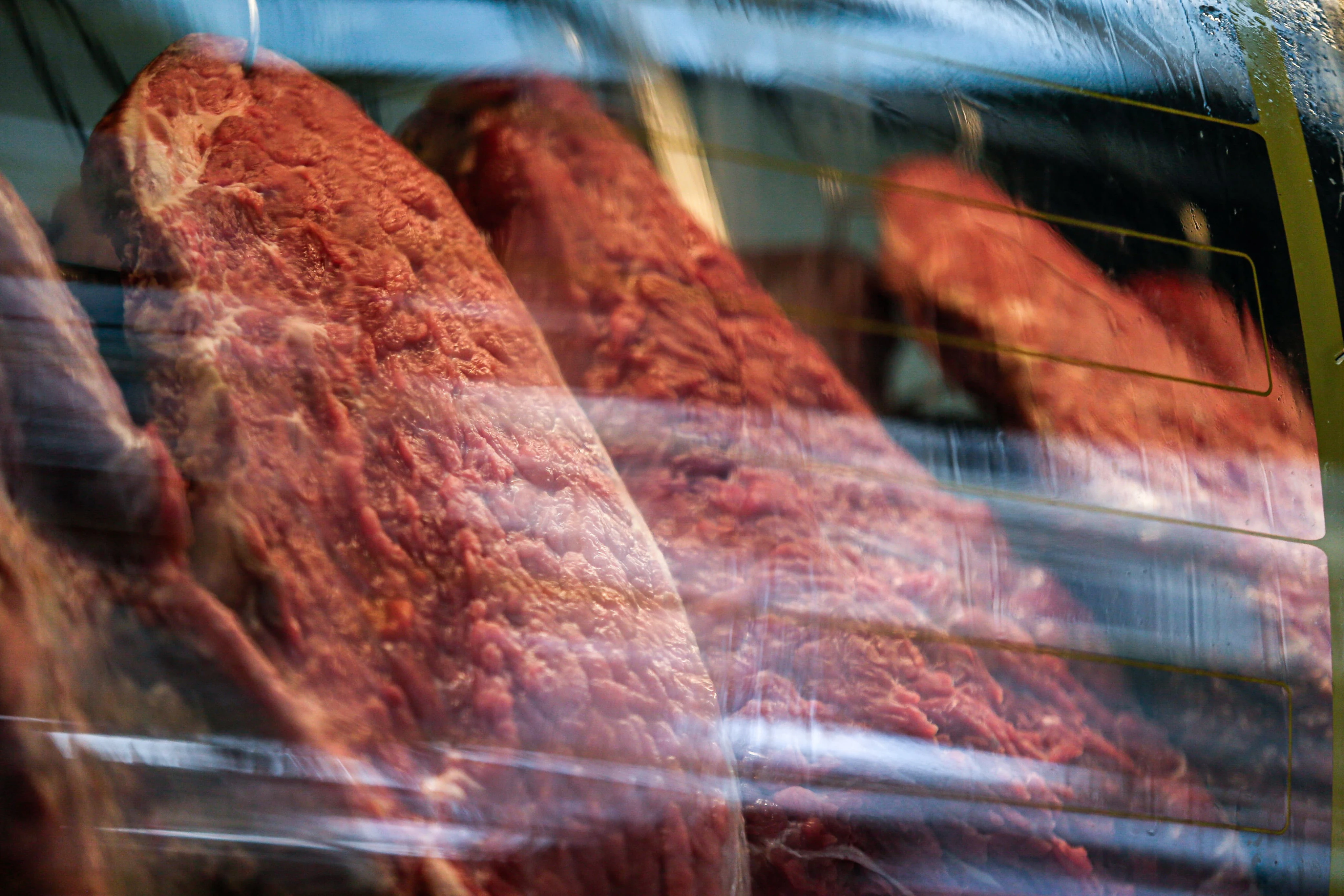 Tarifaço pode fazer cair preço da carne vermelha? Entenda
