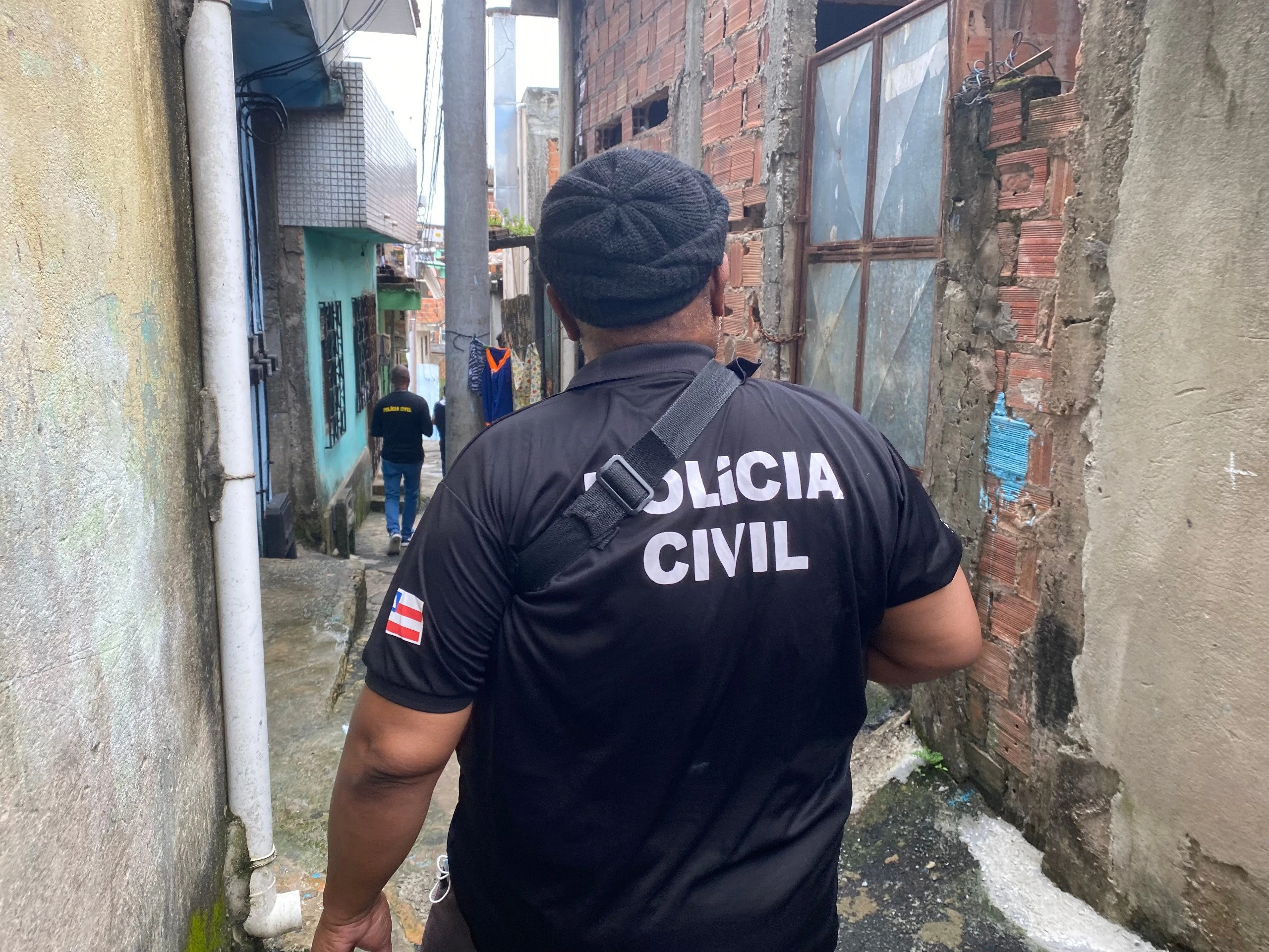 Falso policial civil é preso por agredir e estuprar garotas de programa na Bahia