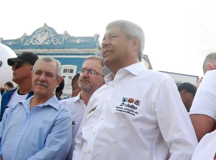 A cara amarrada de Jerônimo, os memes de Lula e o barrado no baile do PT