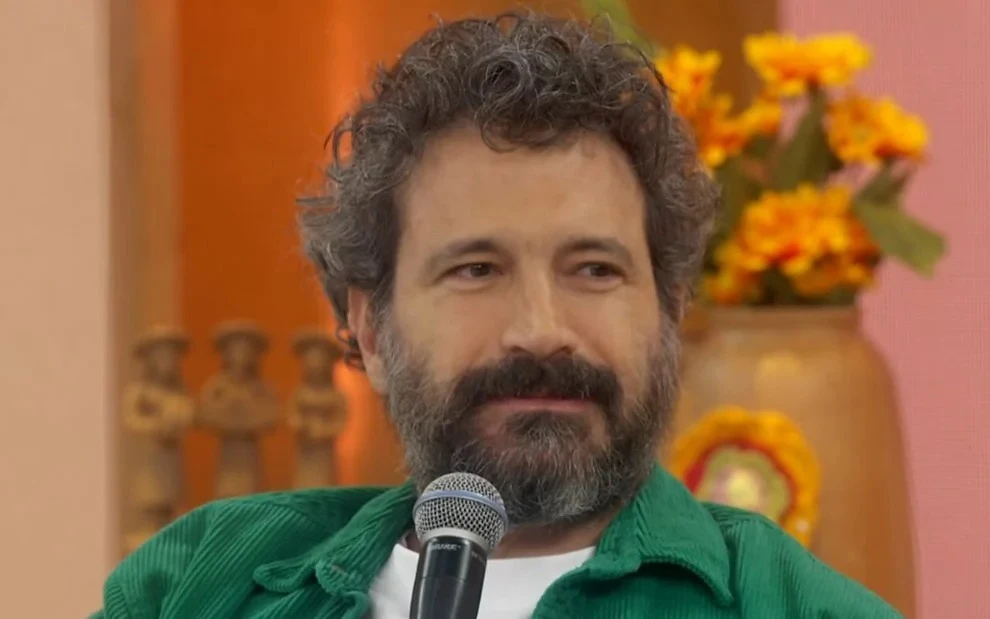 Ator revela que precisou de ajuda psicológica para personagem de 'Vale Tudo': 'Desesperado'