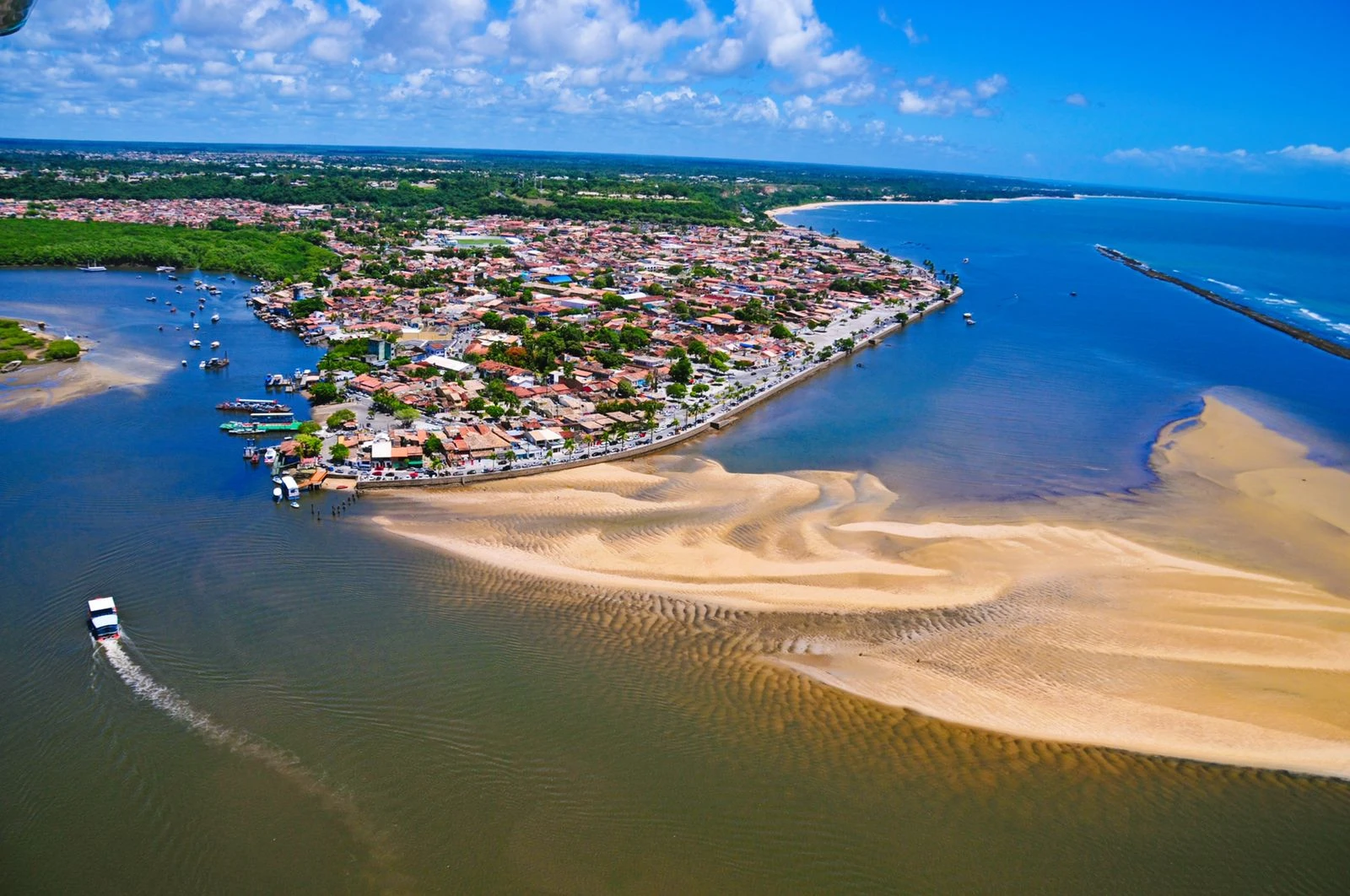 Confira os 10 destinos mais procurados para fim de ano; duas cidades baianas estão na lista