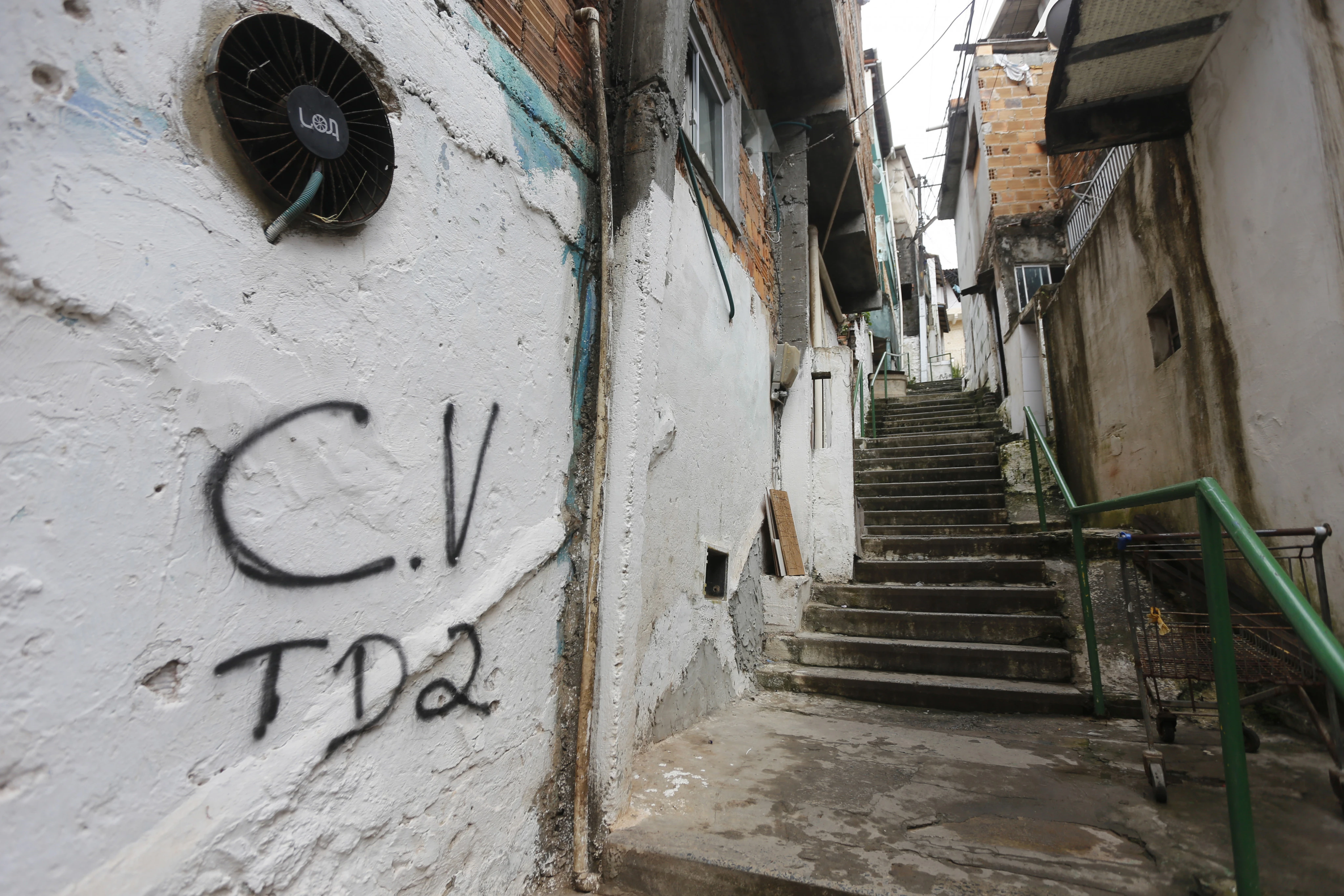 PCC e CV como terroristas aumenta risco de ação militar secreta dos EUA no Brasil