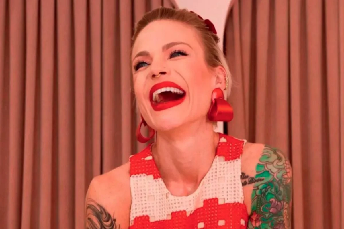Bilionária brasileira de 39 anos vive da moda, foi casada com ex-jogador e comanda a própria indústria no interior
