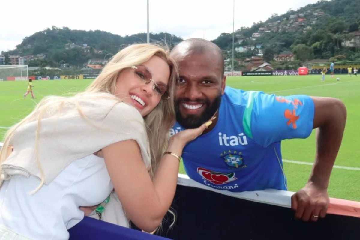 Quem é Letícia Carvalho, esposa do jogador Igor Thiago, atriz e mãe de três filhos