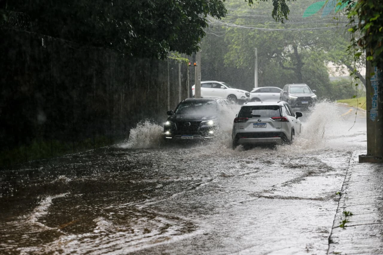 Salvador registra a 3ª maior chuva do Brasil em 24 horas; veja a previsão para os próximos dias