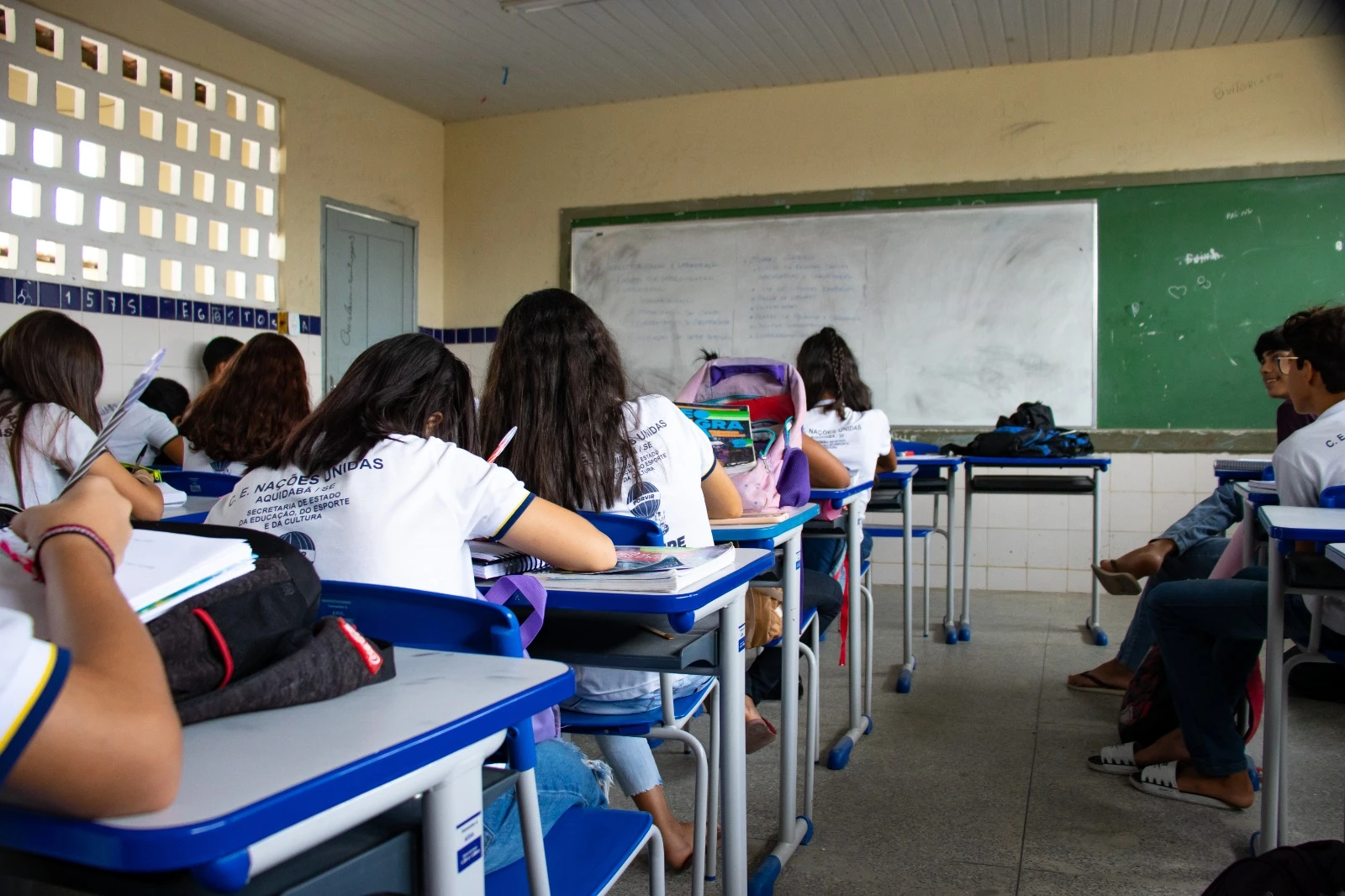 Governador adia pagamento do abono dos precatórios aos professores; educadores criticam