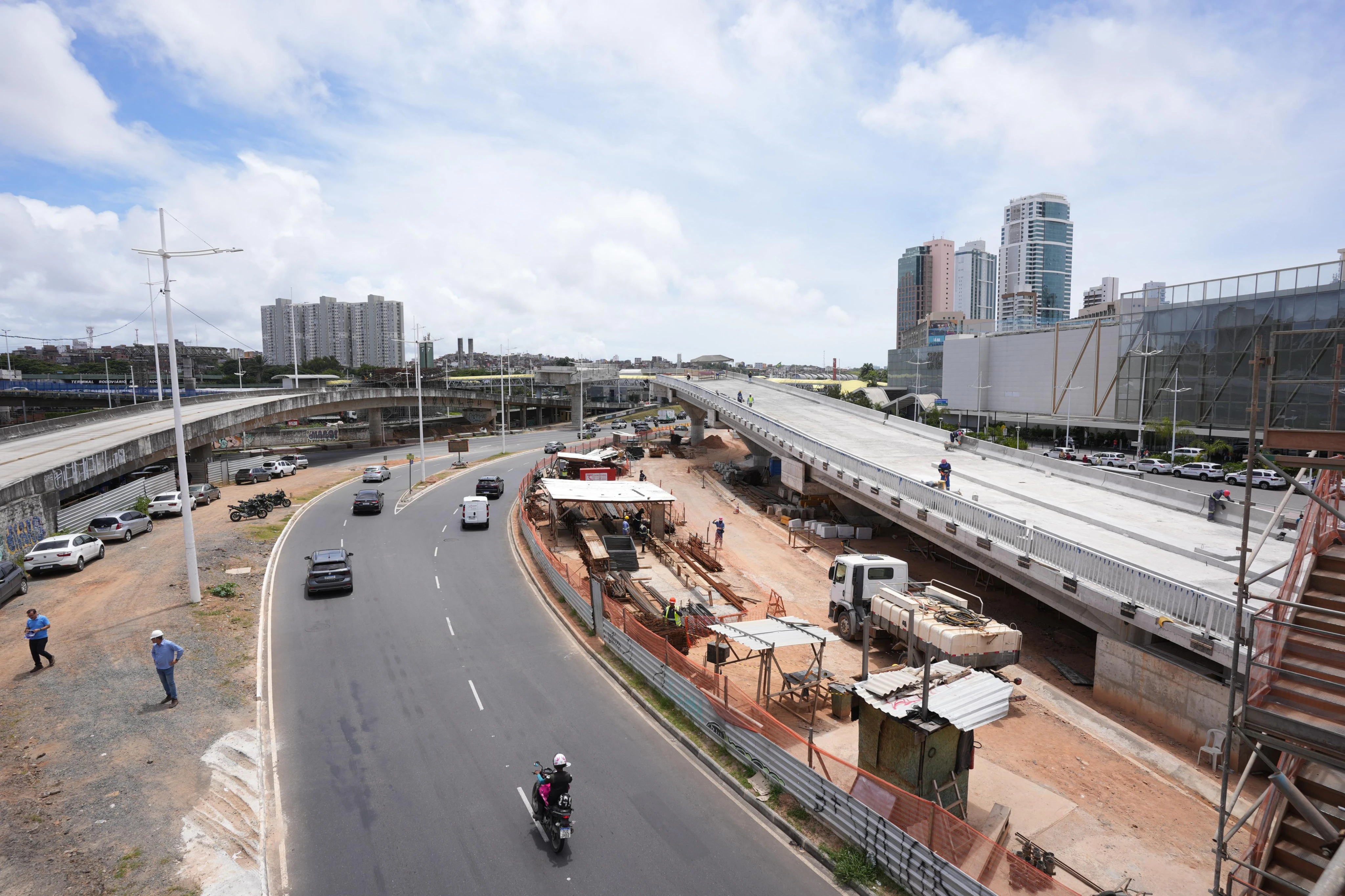 Obras do viaduto em frente ao Shopping da Bahia chegam a 86%; veja prazo de entrega