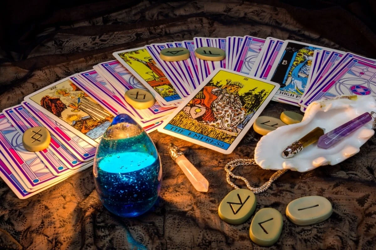 Hora de tomar decisões: veja a carta de tarot para cada signo neste 28 de setembro