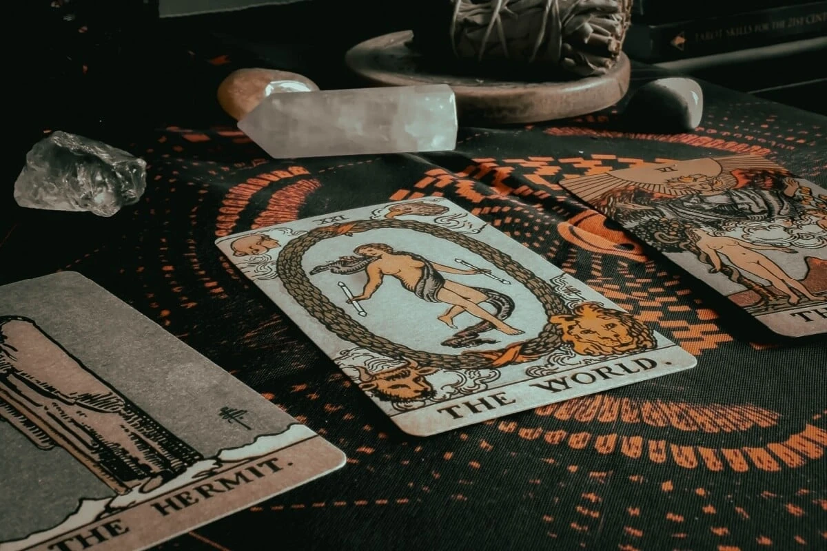 Carta O Imperador no tarot traz disciplina, autoridade e reviravolta financeira nesta segunda (13)