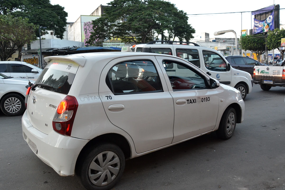 Curso para taxista em Feira de Santana agora tem 32h e novas regras; saiba