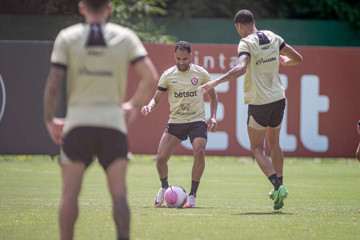 Em campanhas de recuperação, Vitória encara Fluminense para quebrar tabu de uma década