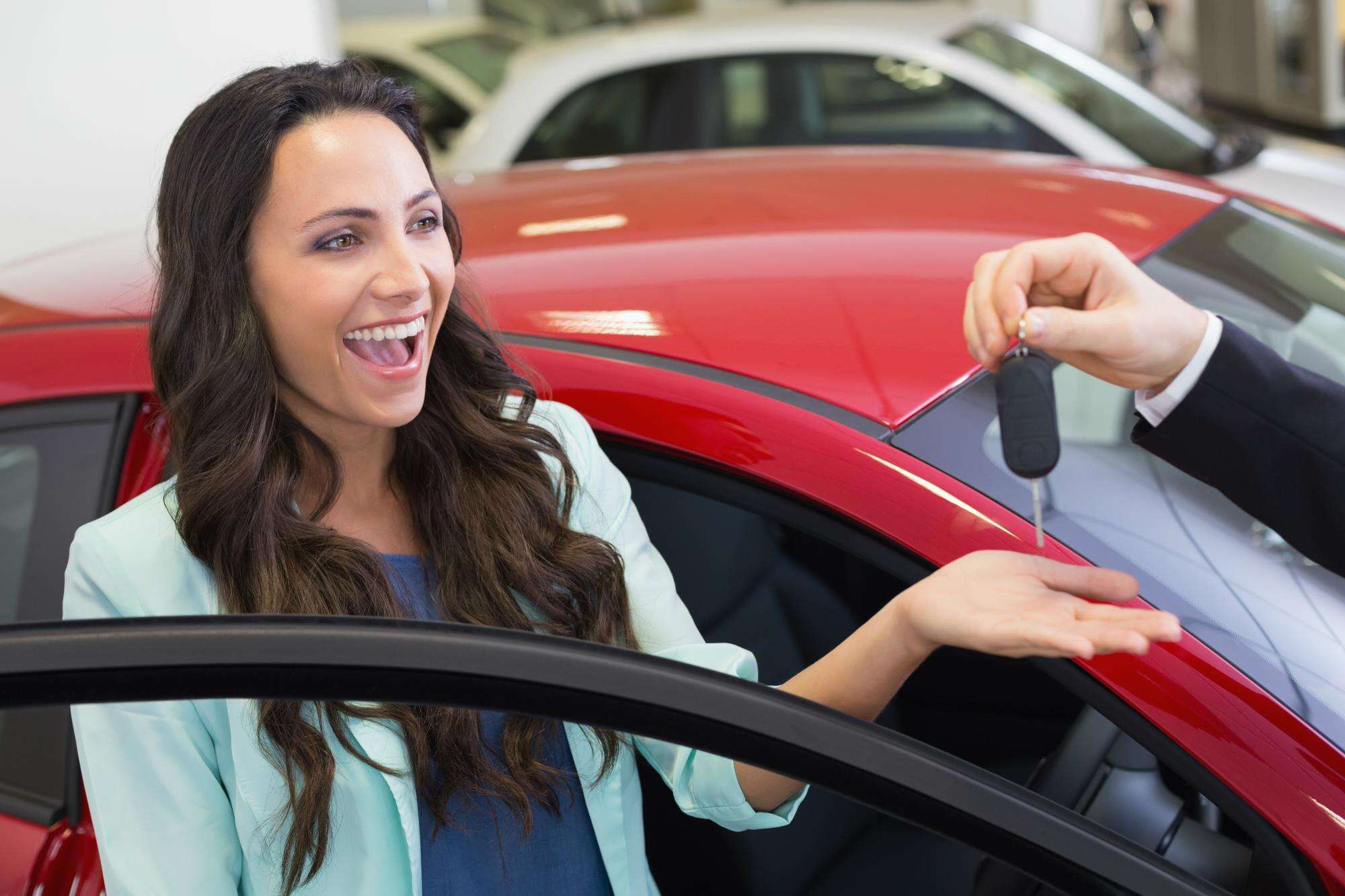 Pesquisa revela que apenas 40% dos jovens de 18 a 28 anos têm carro ou moto