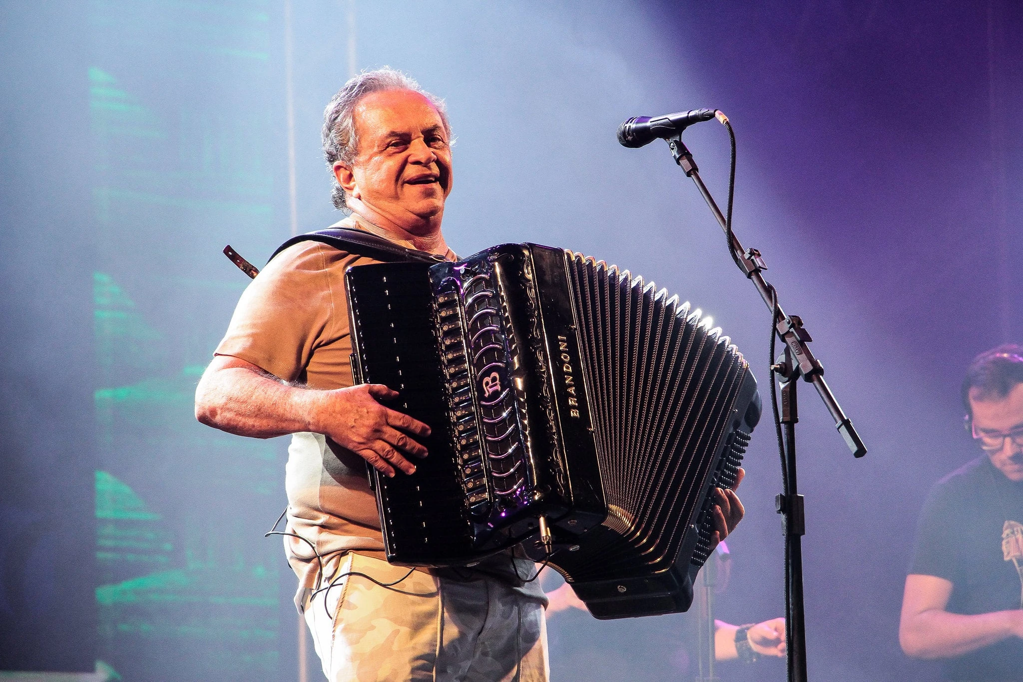 Após Flávio José dizer que cancelou shows na Bahia por redução de cachê, MP aponta aumento de 40% no valor contratado