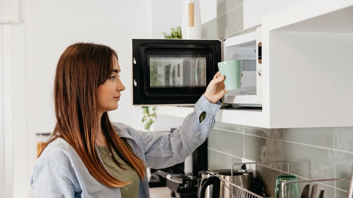 11 alimentos que não devem ir de jeito nenhum ao micro-ondas