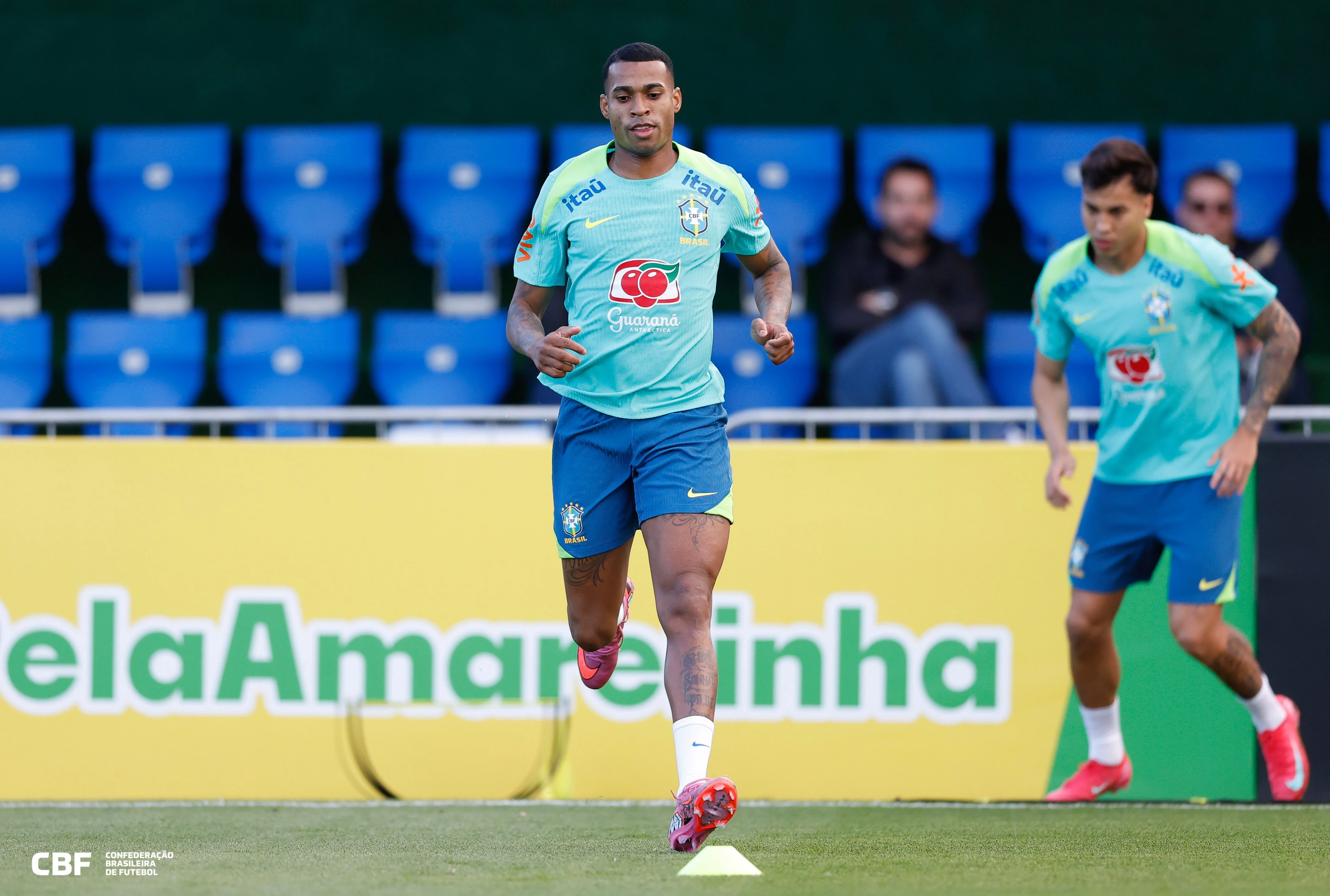 Com suspensão de Casemiro, Jean Lucas pode estrear pela Seleção contra a Bolívia