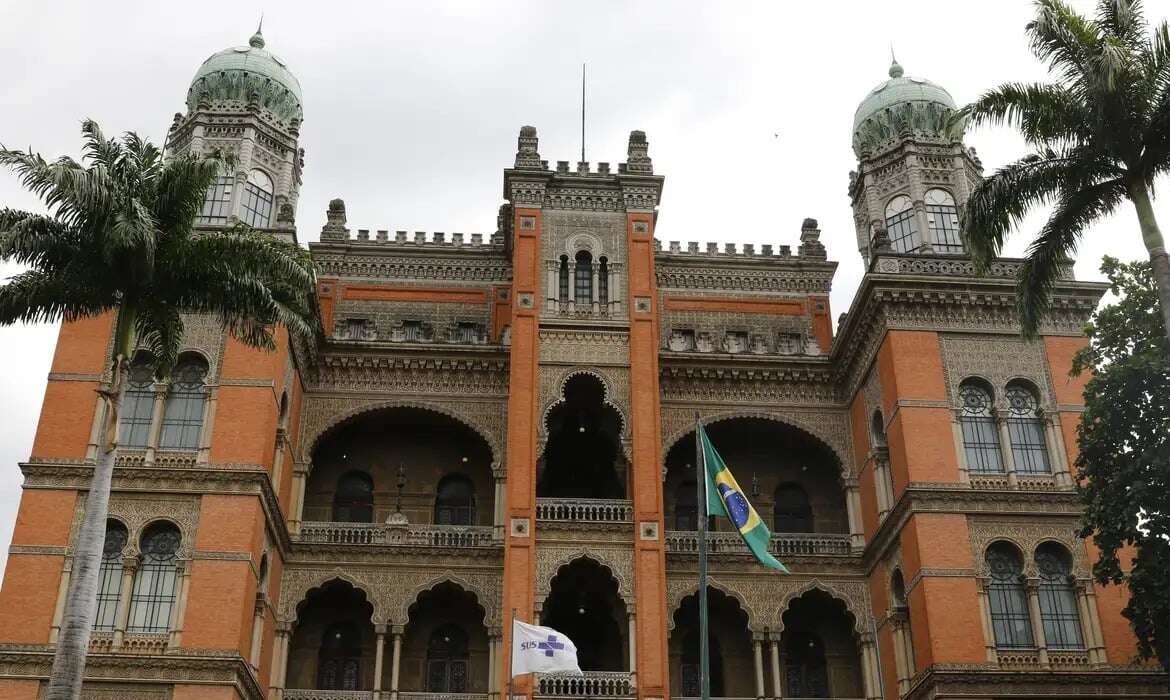 Policiais entram sem autorização em campus da Fiocruz durante operação