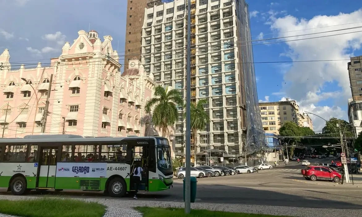 Muito dinheiro, pouca reputação