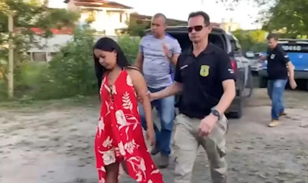 Mulher é presa após assumir liderança de facção e ordenar homicídios no Recôncavo Baiano