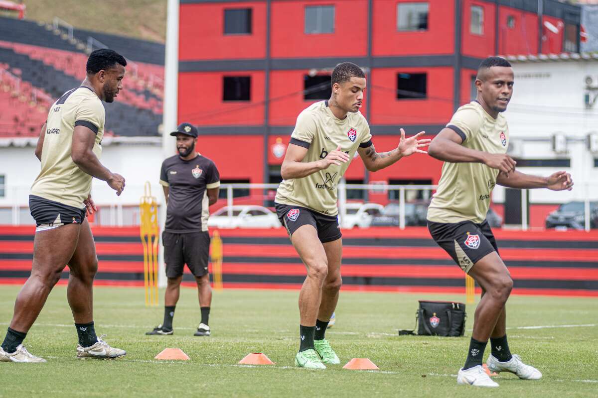 Vitória faz último treino antes de viagem à Goiânia; Willean Lepo é cortado por lesão