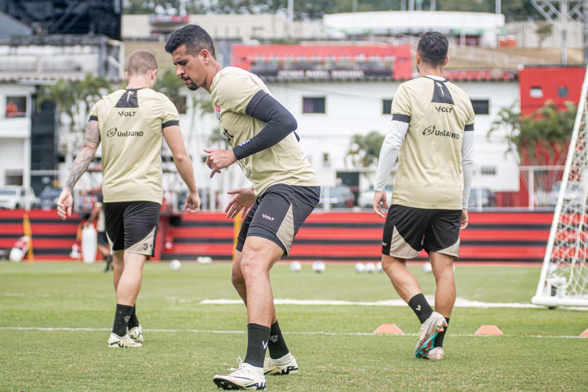 Matheuzinho e Ryller reforçam Vitória em confronto decisivo contra Atlético-GO pelo Brasileirão