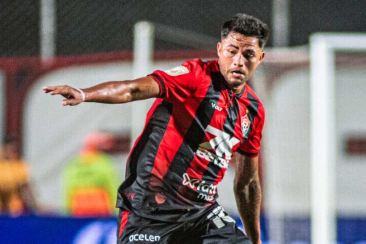 Ganhando minutos, Val Soares enaltece elenco do Vitória em goleada: 'Grupo forte'