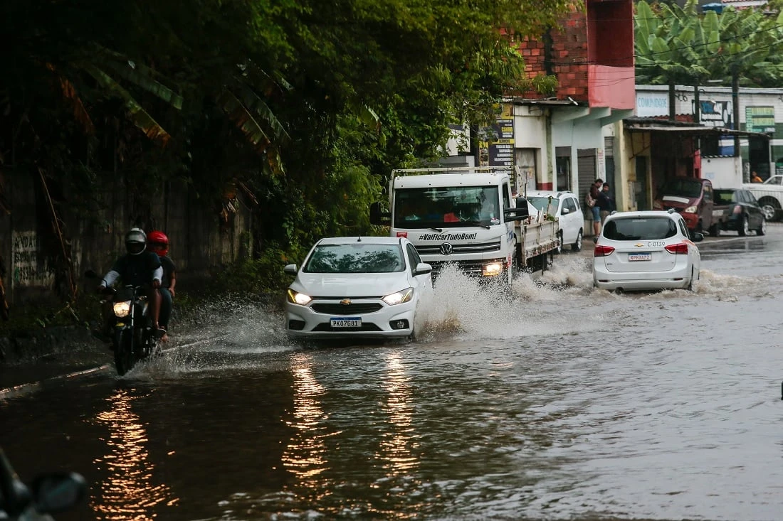 Capital permanece em atenção para chuvas e registra 170 ocorrências