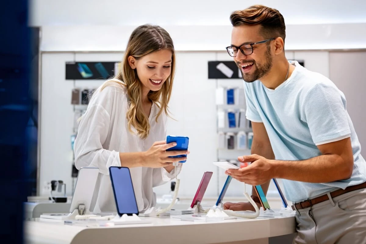 Seguro de celular vale a pena? Serviço pode custar até R$ 295 por mês