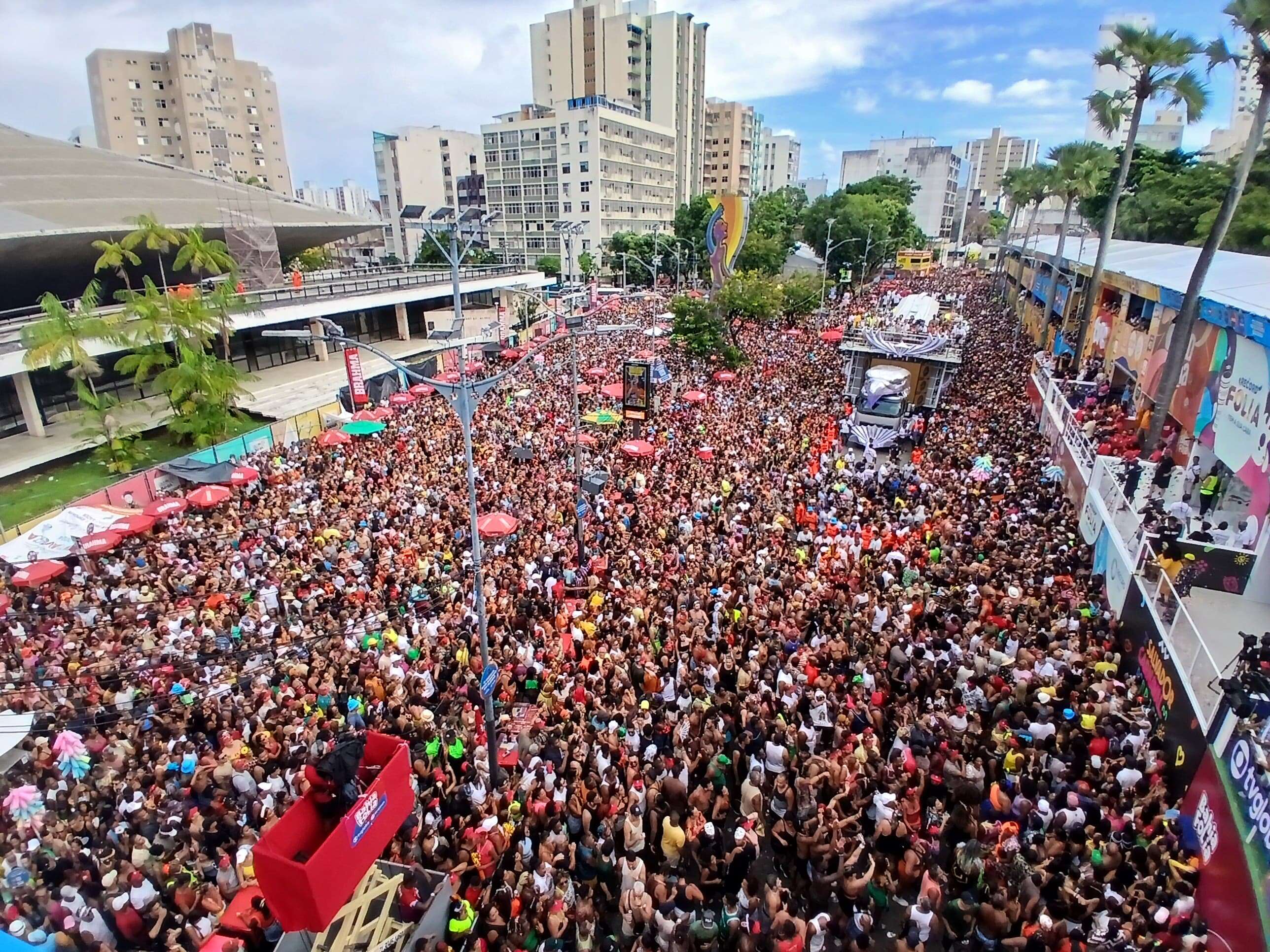 'O Verão Bateu em Minha Porta', de Ivete Sangalo, vence troféu Correio Folia de melhor música do Carnaval 2025