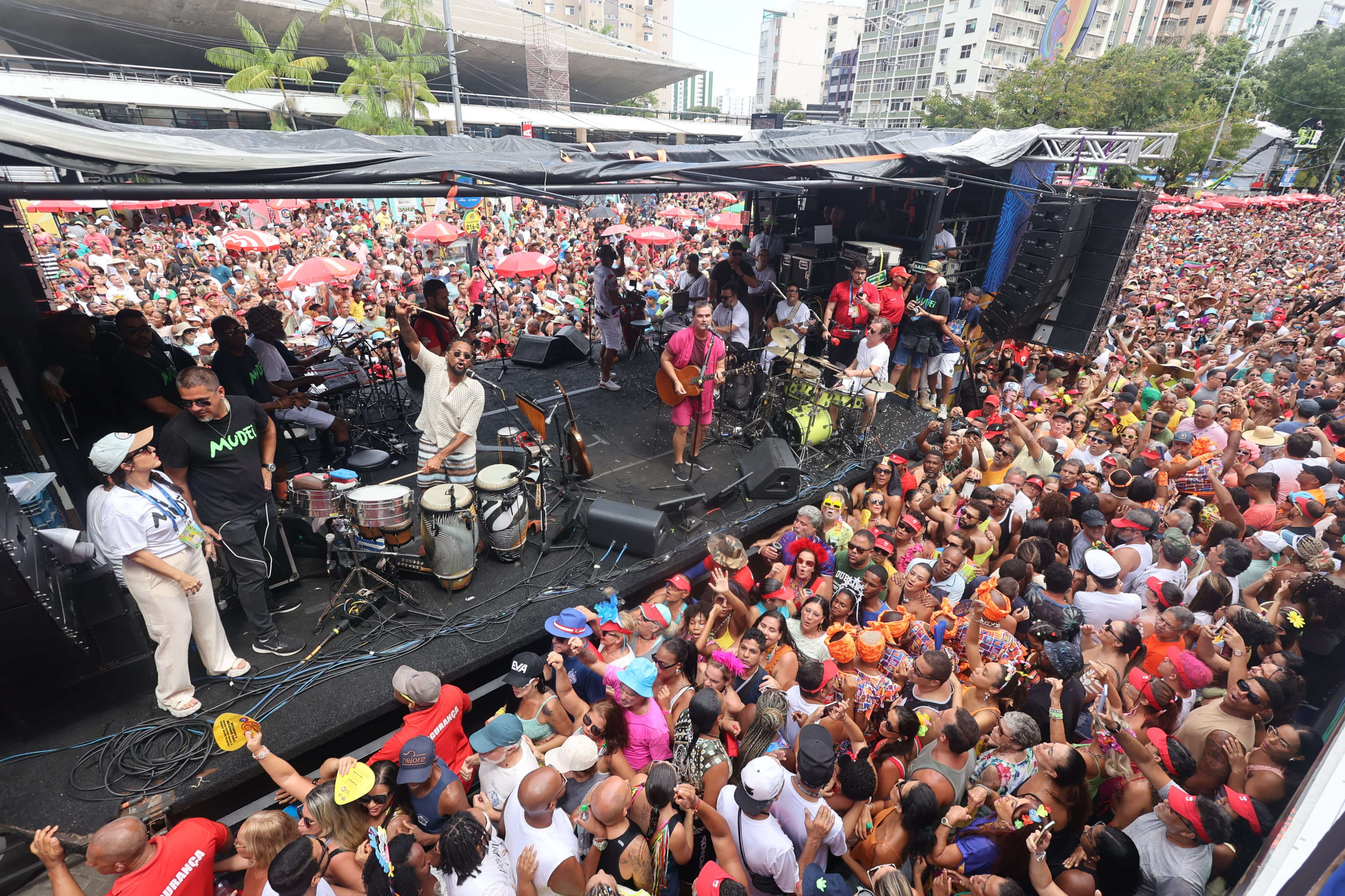 Campo Grande deve ter público maior que Barra no último dia da folia, projeta Bruno Reis