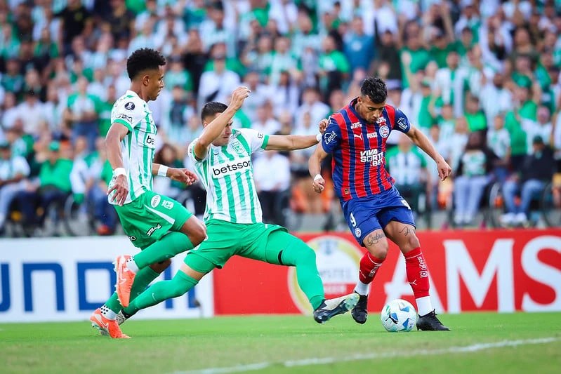 Bahia faz jogo morno, perde para o Atlético Nacional e se complica na Libertadores