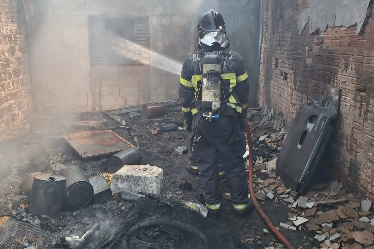 Oficina mecânica de caminhões é atingida por incêndio no oeste baiano