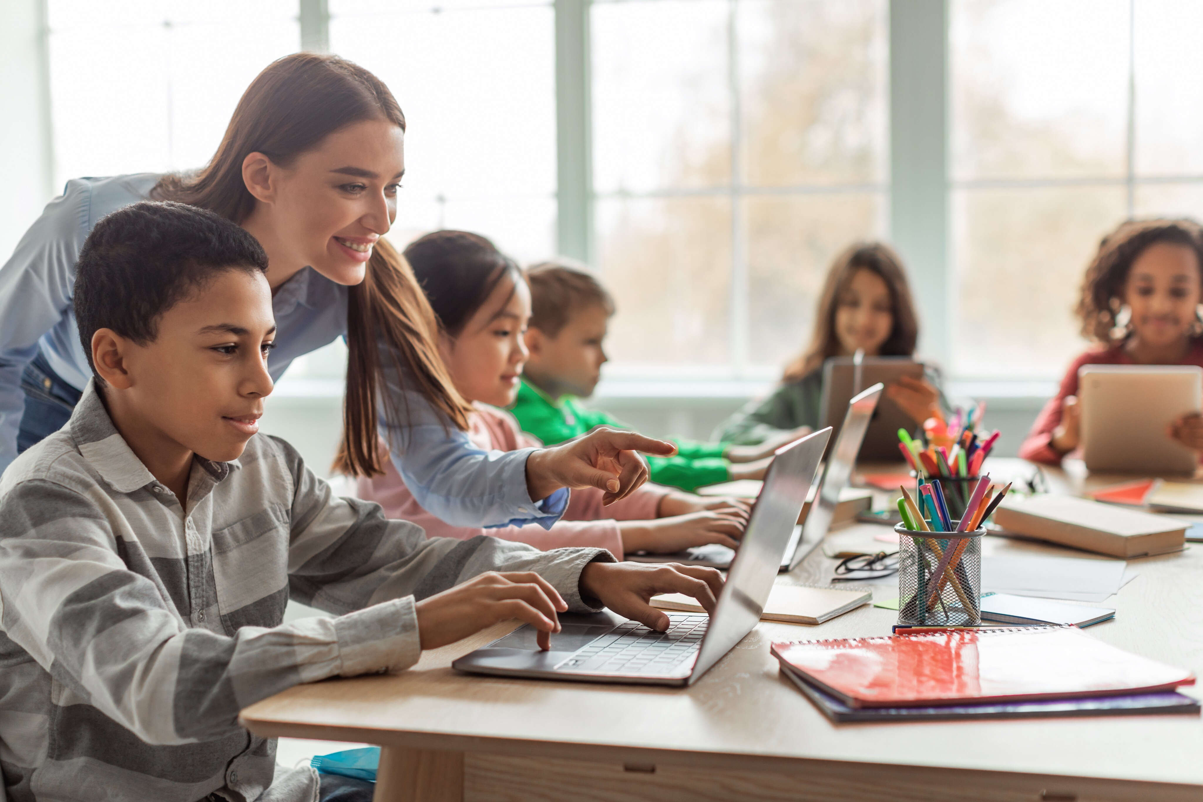 IA na educação: a tecnologia que personaliza o ensino e transforma a sala de aula