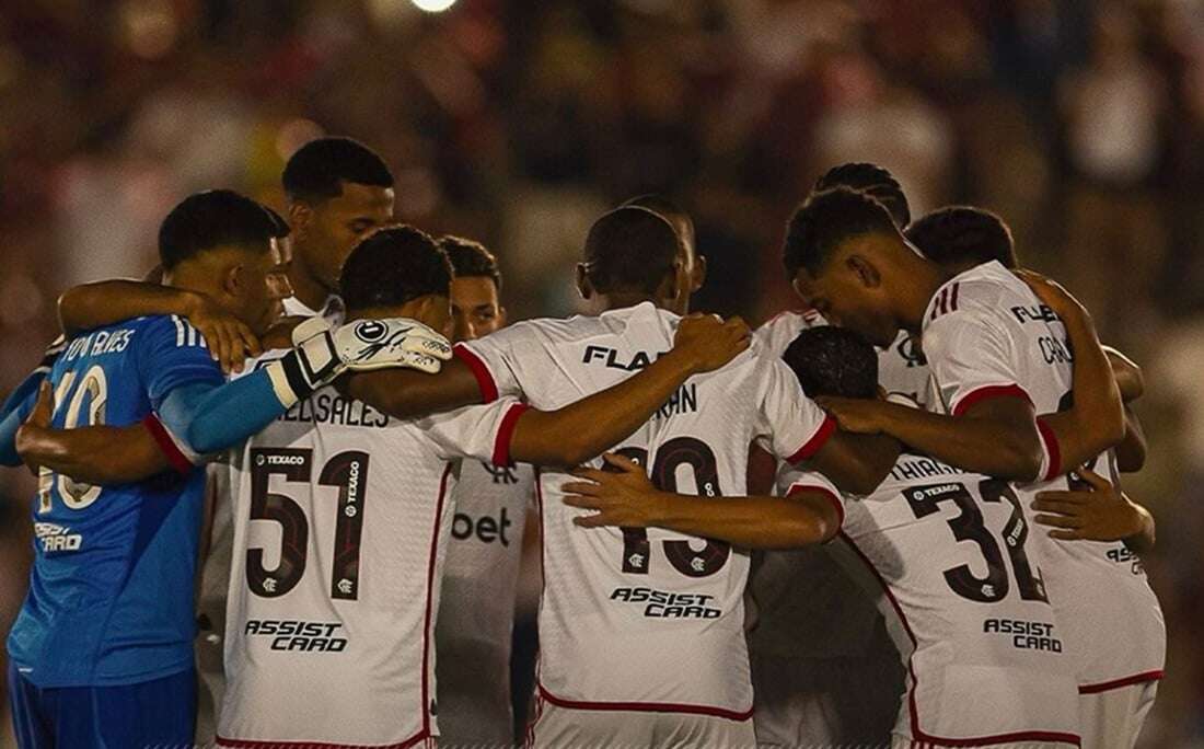 Comentarista detona trio do Flamengo: 'Não servem para nada'