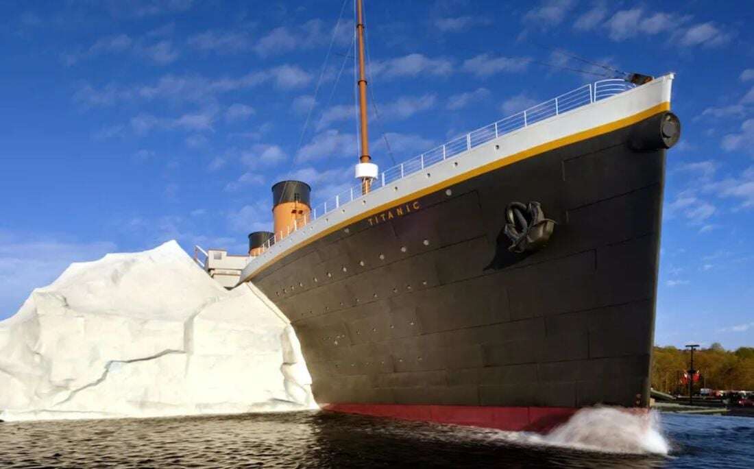 Mão na água congelante e iceberg de verdade: conheça o museu interativo do Titanic