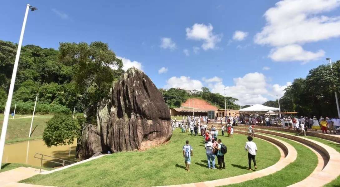 Dois corpos com sinais de tortura são encontrados perto do Parque Pedra de Xangô