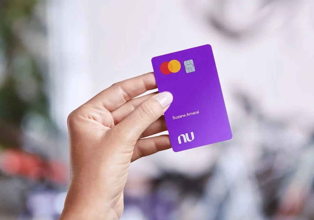 Fundadora do Nubank comenta erro que assustou clientes: 'Bizarro'