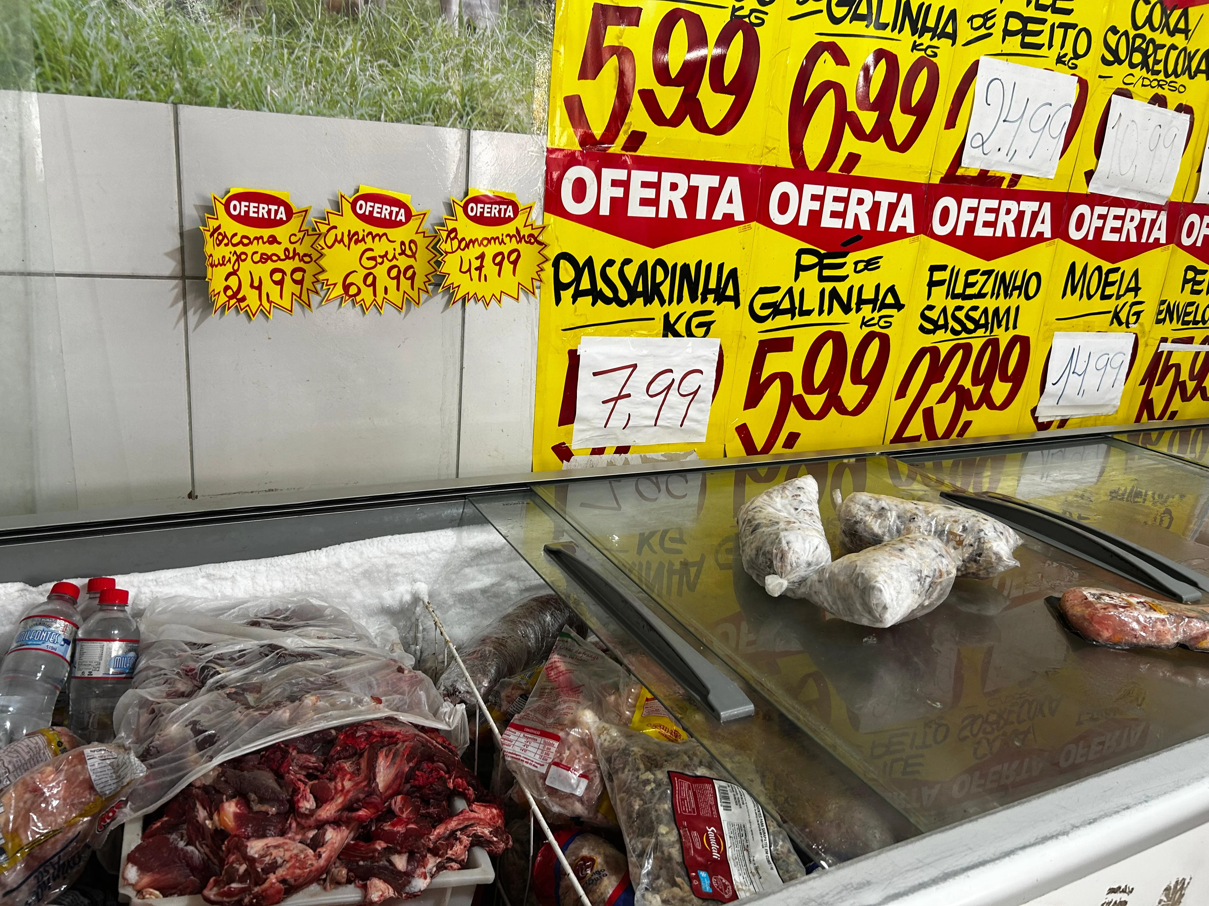 Meia tonelada de carne é apreendida e dois açougues são fechados em Salvador