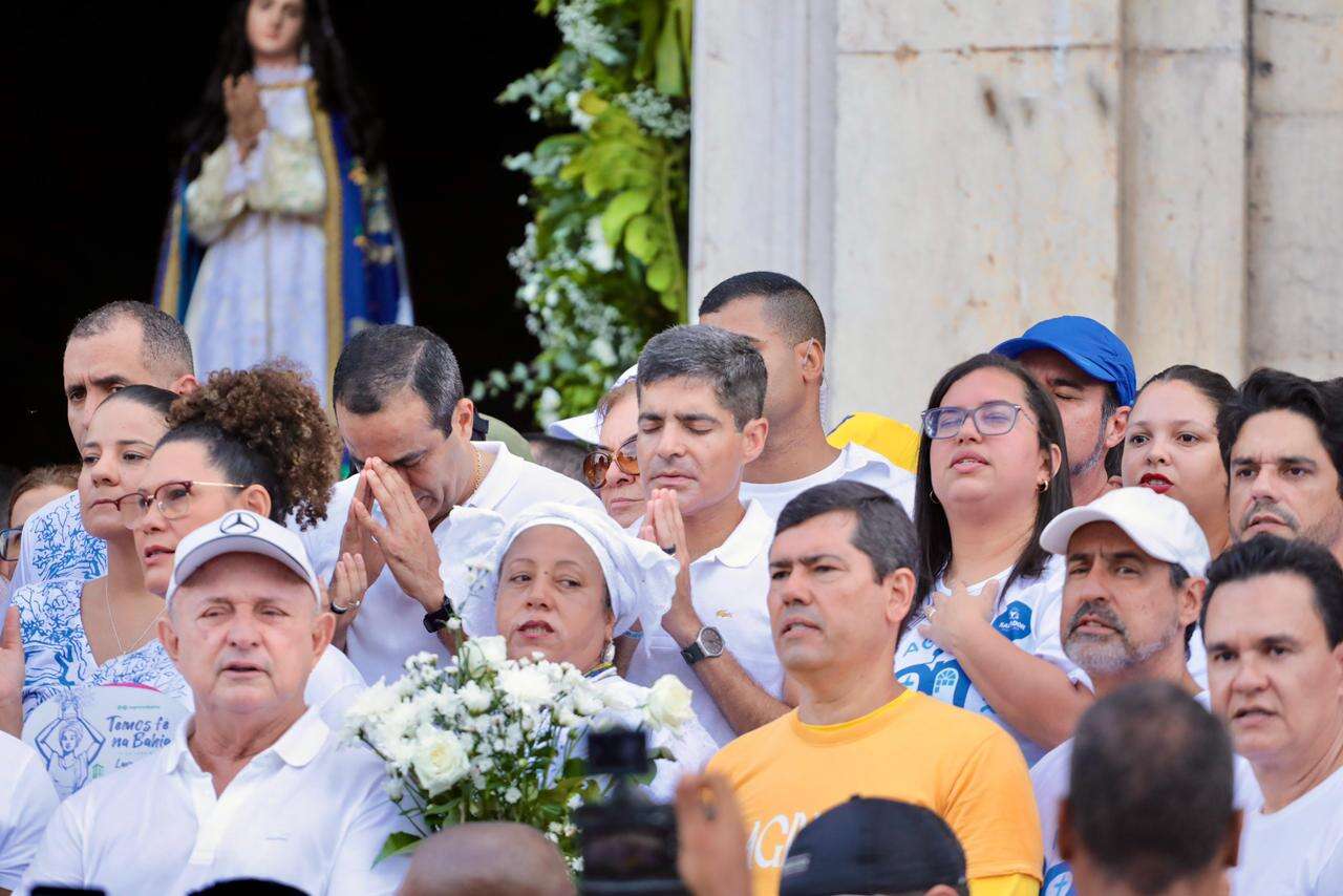 Juntos, Bruno Reis e ACM Neto marcam presença em Lavagem do Bonfim