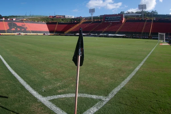 Vitória x Fortaleza: onde assistir ao vivo, escalações e arbitragem