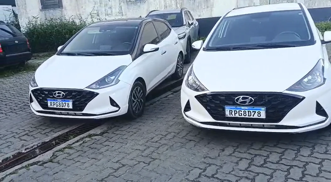 Cliente fica 'preso' em estacionamento de shopping após carro clonado entrar no mesmo local
