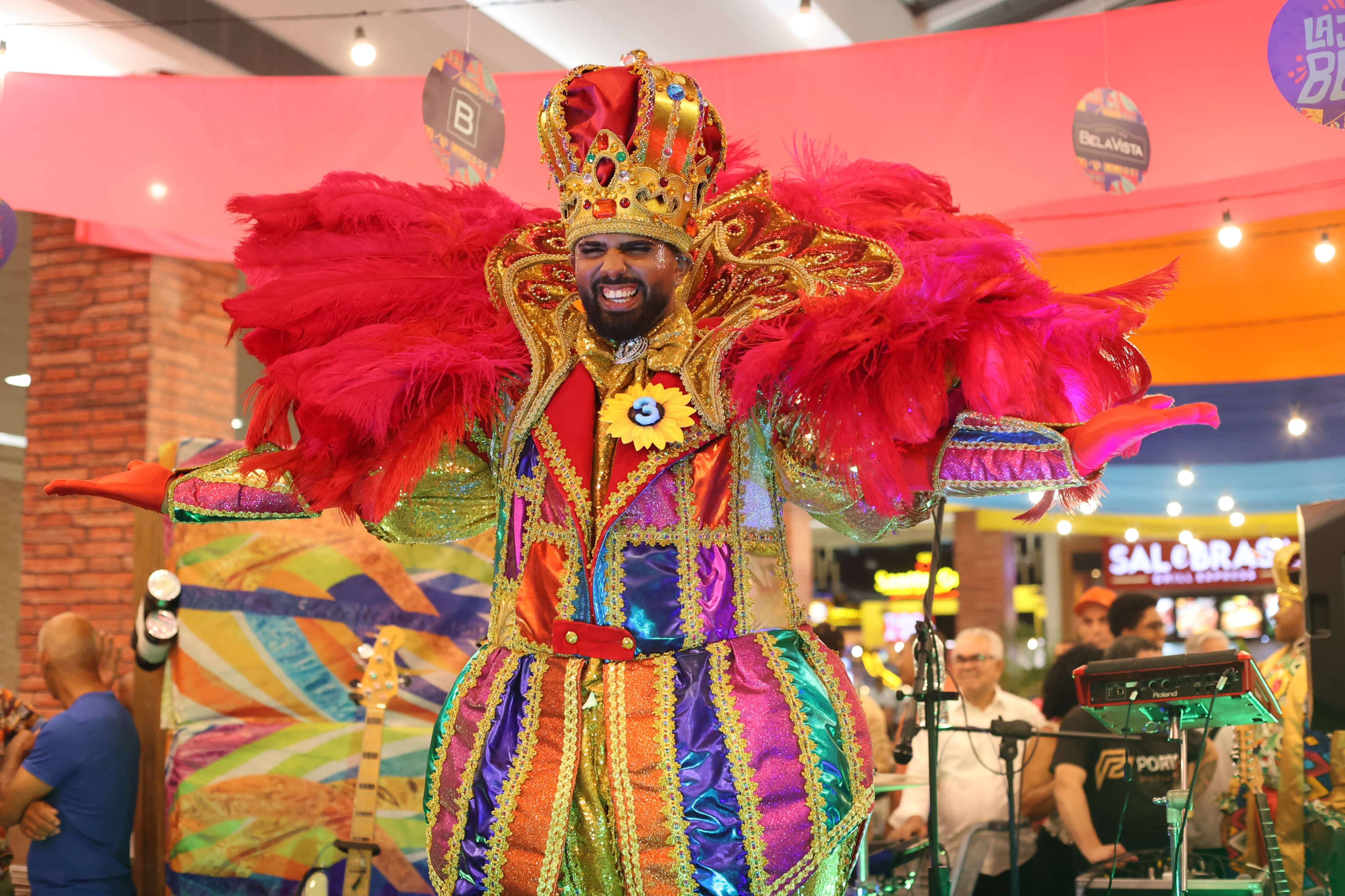 Hudson Marcello é eleito Rei Momo do Carnaval de Salvador em 2025