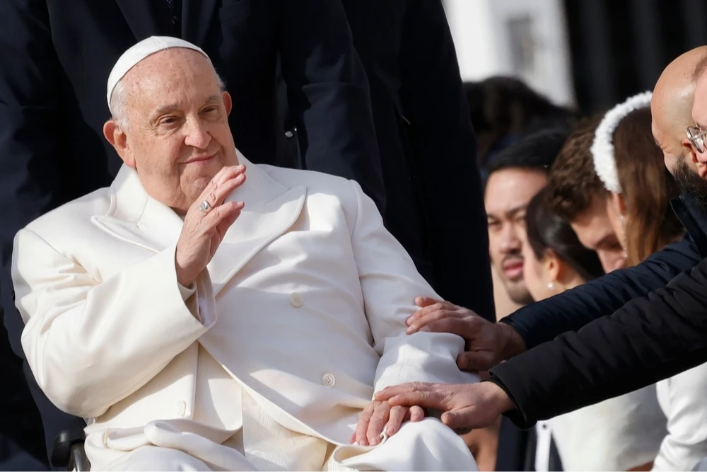Papa Francisco tomou decisão polêmica sobre casais LGBTQIAP+ no Vaticano; relembre