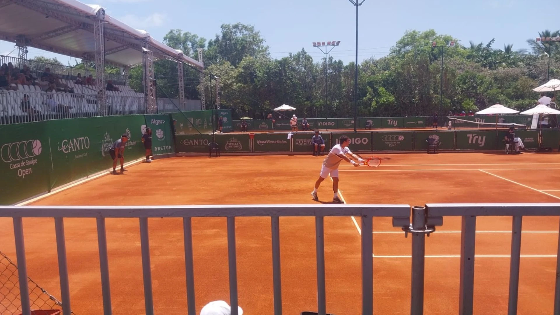 Crianças são atingidas por bolas a 200 km/h durante torneio em Costa do Sauípe, diz auditor