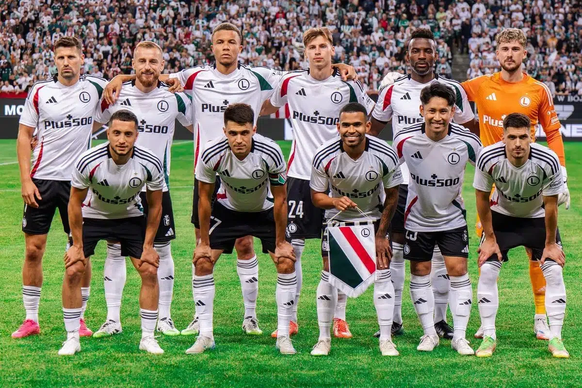 Legia może zaliczyć kolejne głośne odejście. To byłaby sensacja