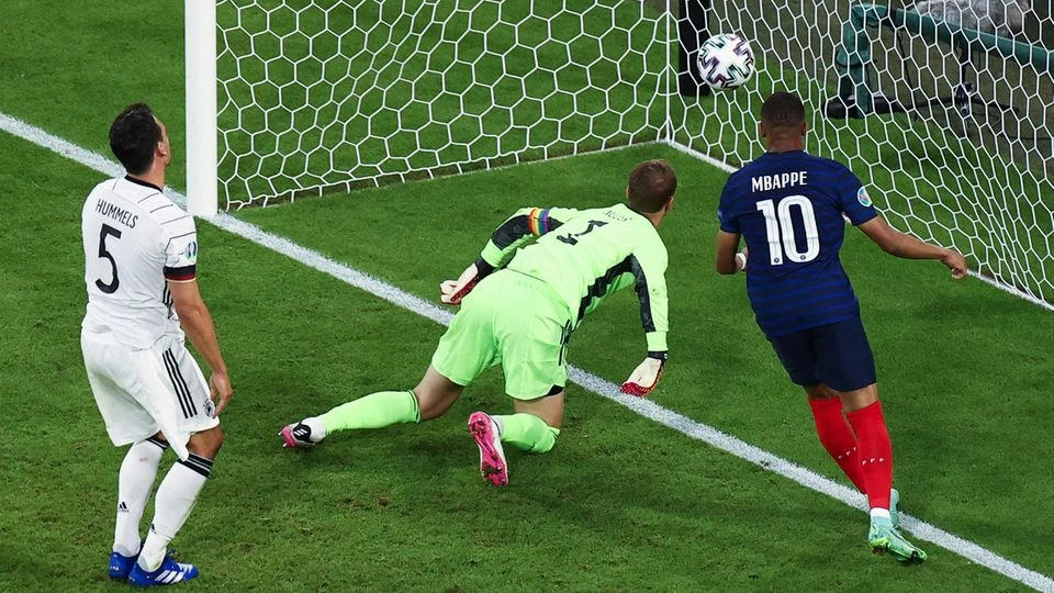 Deutschland verliert durch Hummels-Eigentor gegen Frankreich