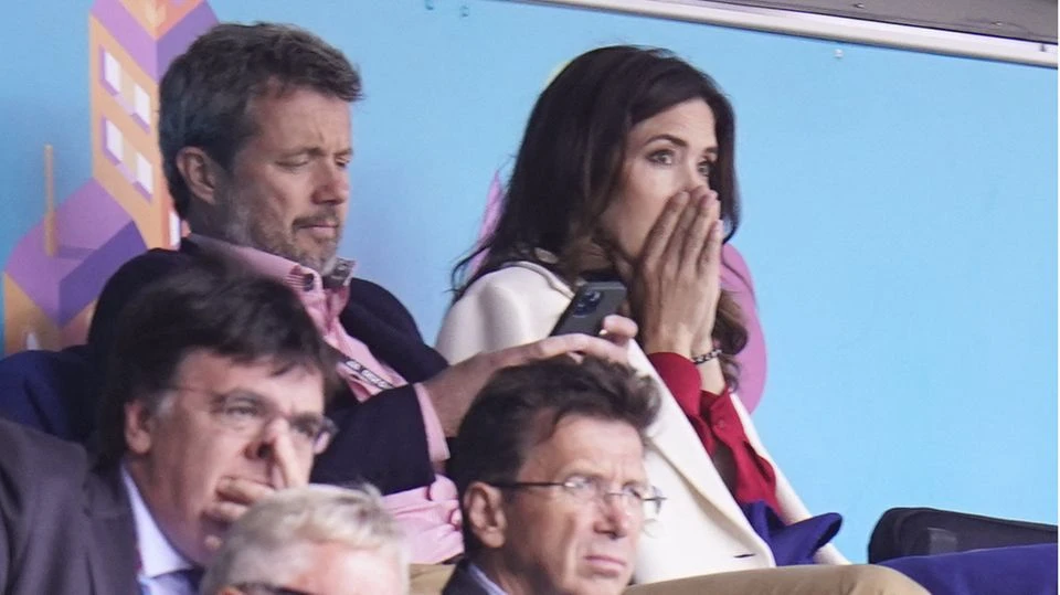 Prinzessin Mary unter Schock – sie verfolgte das Drama um Christian Eriksen live im Stadion